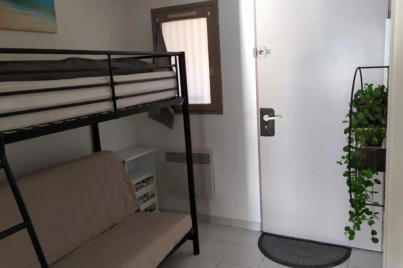 Nice Apartment With Sea View And Balcony Κάννες