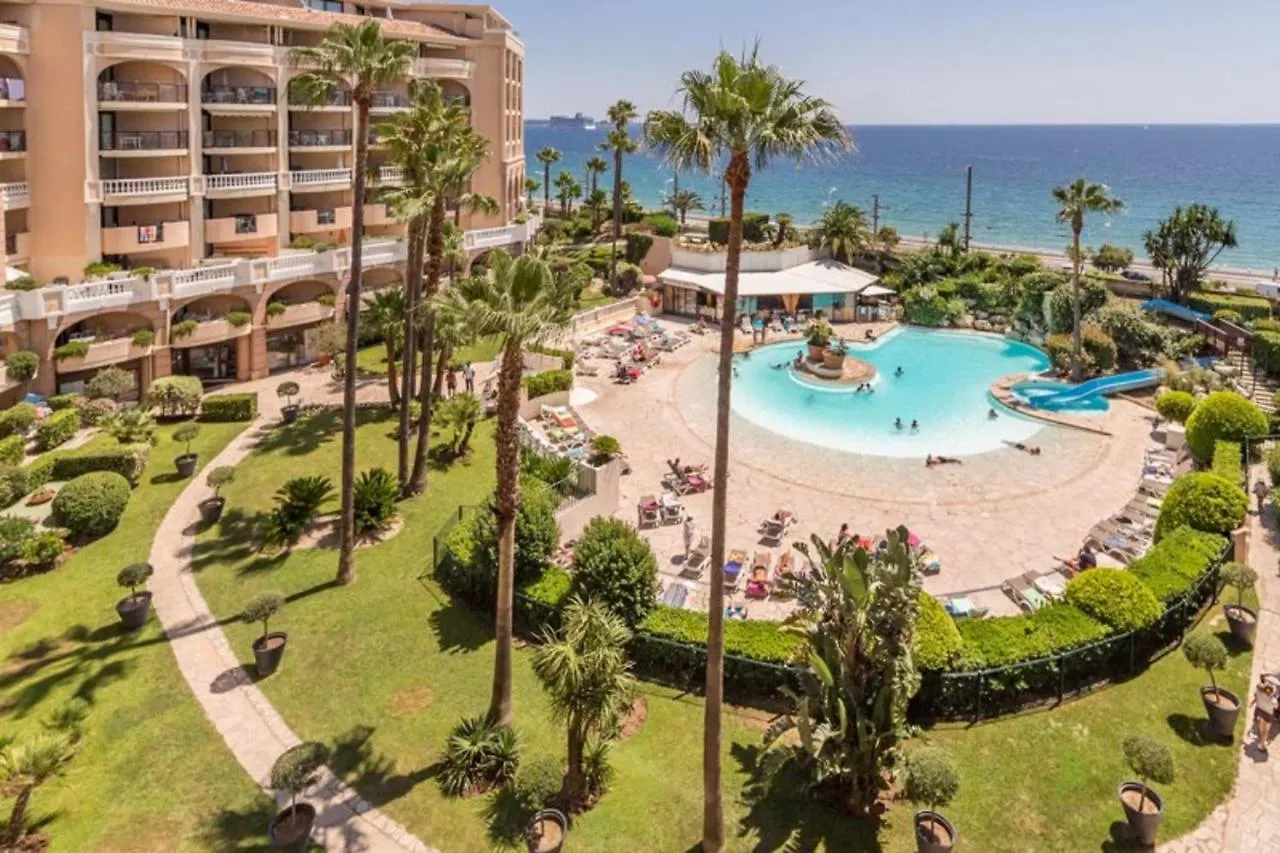 Nice Apartment With Sea View And Balcony location